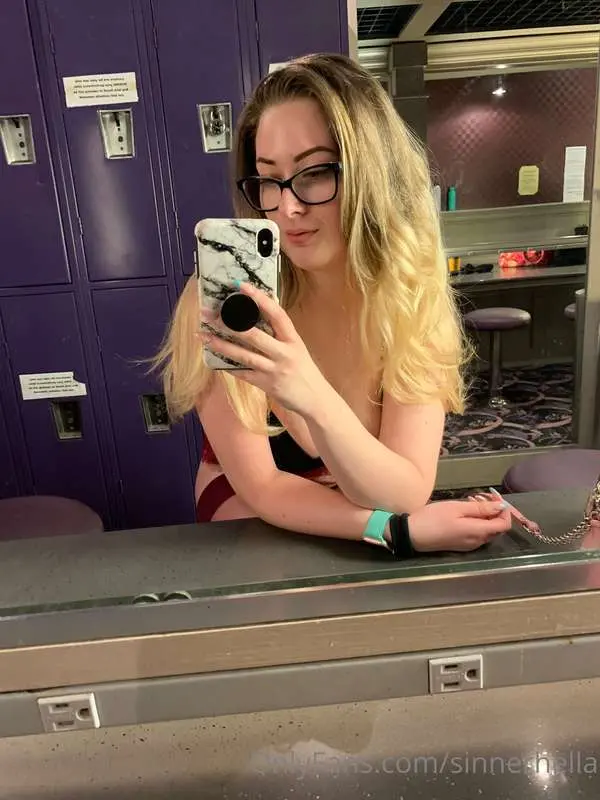 sinnerhella image #2