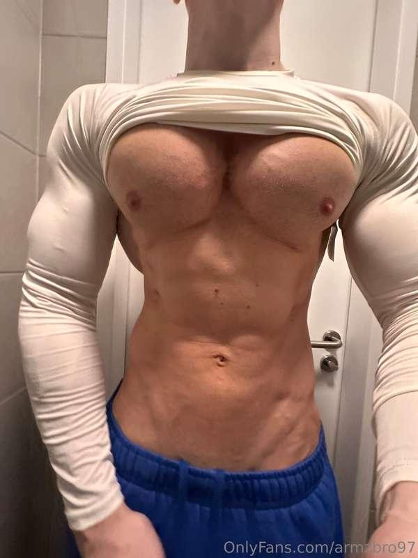 armzbro97 image #0