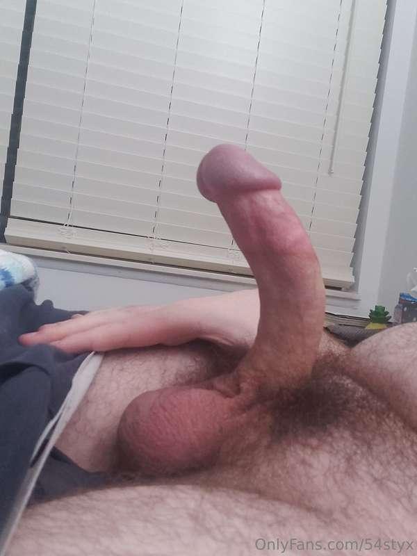 Need a pair of lips wrapped around my cock so bad 🥵 I just w..