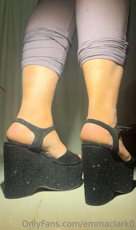 Any feet / shoe lover?