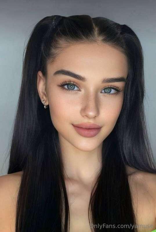 SEXY BAE @cutie_alice IS CRAZY NYMPHOMANIAC🤤 SHE LOVES TO PL..