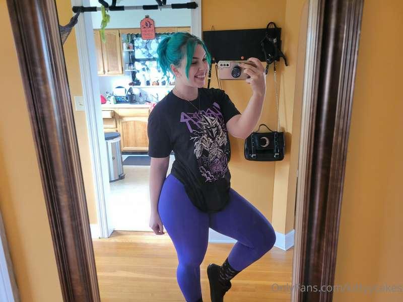 Before & after yesterdays squat sesh 🍑 had an amrap of 225, ..