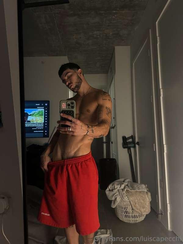 Merry dickmas 😈Check your DMs in 1 hour for another sexy sal..