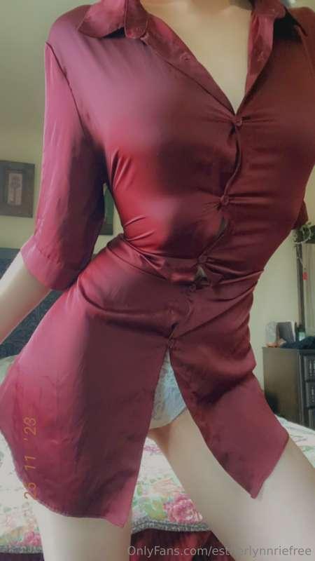 I took the panties off and you know where to see that hehe🤍✨..