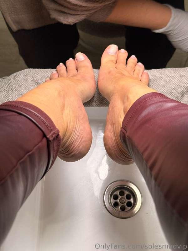 i can’t wait to show you my New pedi! still doubting color! ..