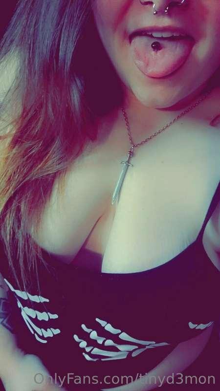 Good evening babes 😘 
How is your sexy Saturday going?