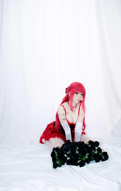 Hmm...so you knew black roses were my favorite,good job
