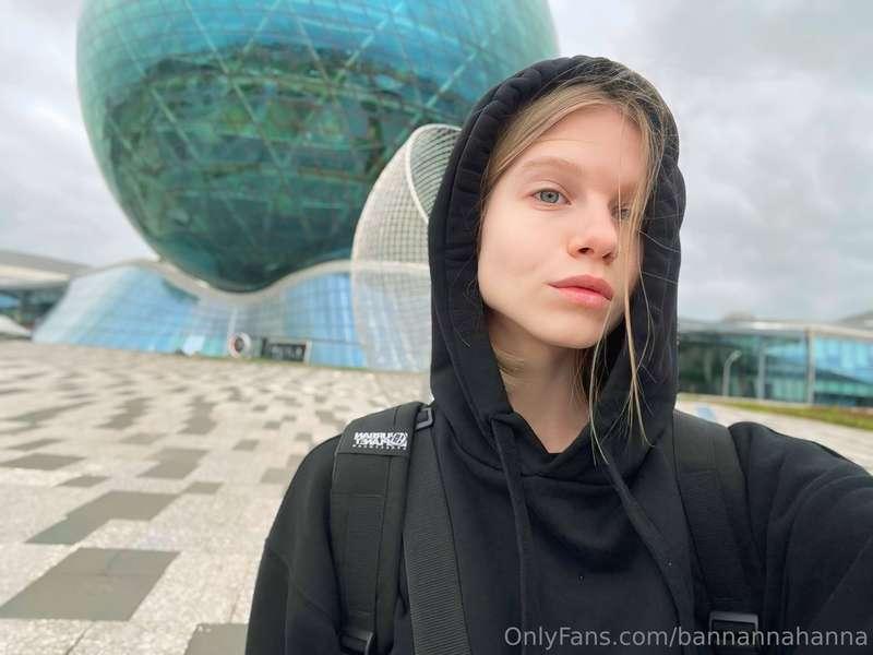 Gray sky 💨 Piercing windAnd I am at the world's largest sphe..
