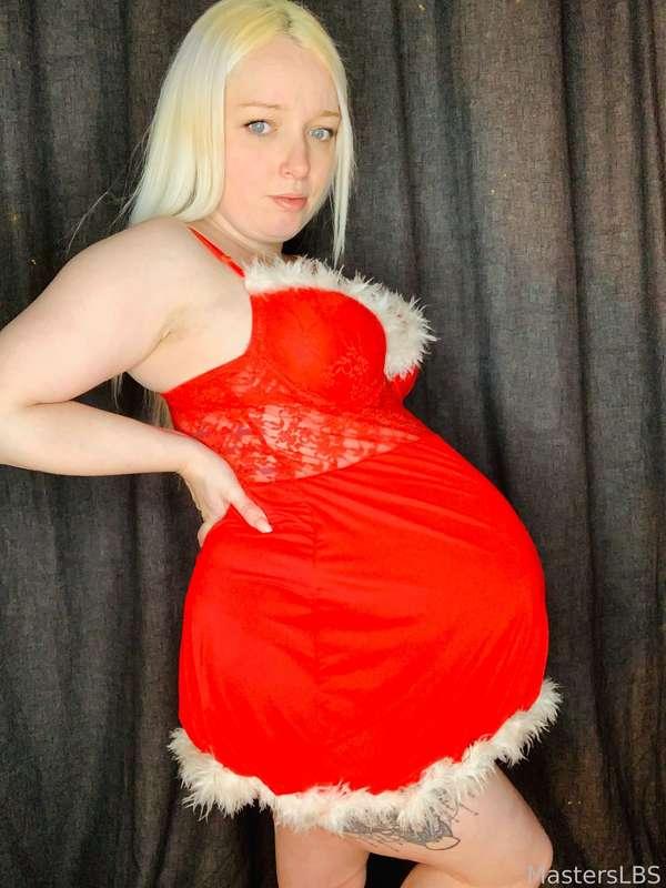Anyone getting in the Christmas spirit?

#fyp #pregnant #bigtits #bigboobs #preggo #bump #mom #mommy #mum #mummy