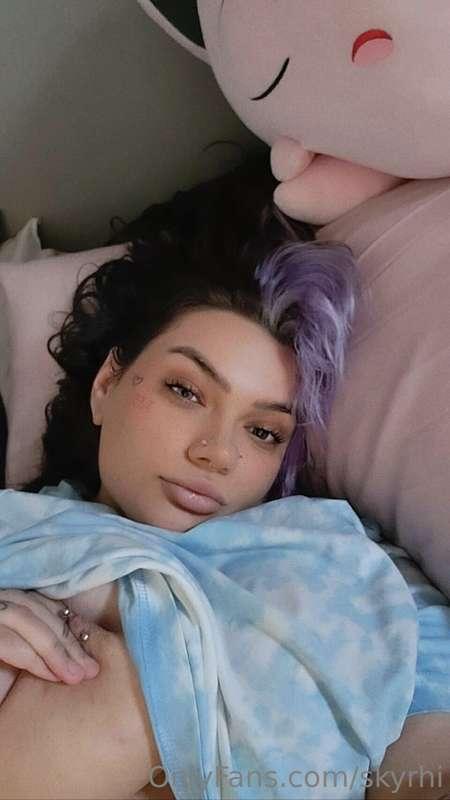 A little good morning/just woke up post 💕 

I'm waiting for ..