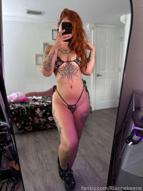 Lick up my sweat hehe

#fyp #bikini #microbikini #pawg #bigass #hips #sweat #sweaty #oil #ass #perky #femdom 