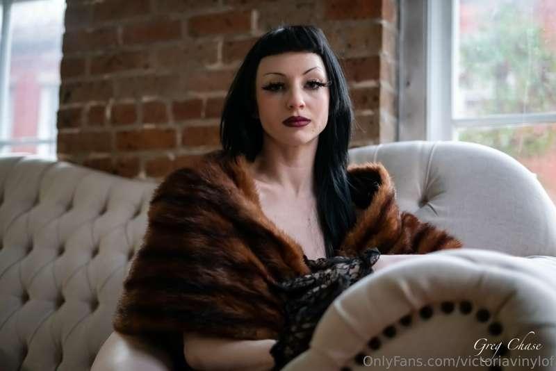 Check out my paid site  post way more on there ! 
https://on..