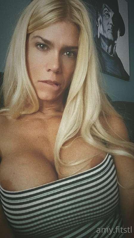 Do you like it when I bite my lips? 👄😉