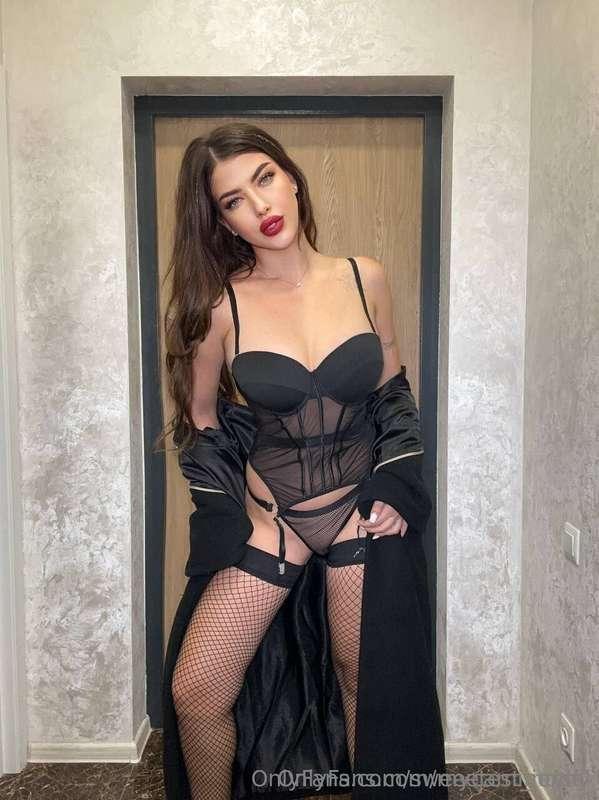 GORGEOUS SEXY @sweeetest_jenny IS HOTTEST GIRL ON THE OF😈 SH..