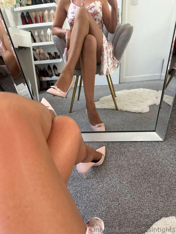 Soft, delicate… but how long before you give in? 💋