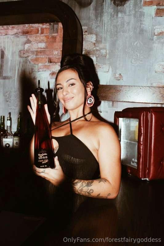 Would you let me make you drink? 🍸