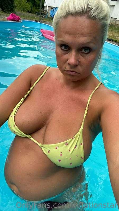 Me in pool