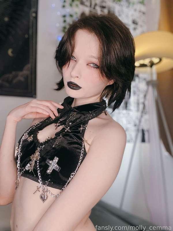 molly_cemma image #3
