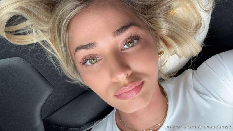 Mind if I steal a kiss? 🤭