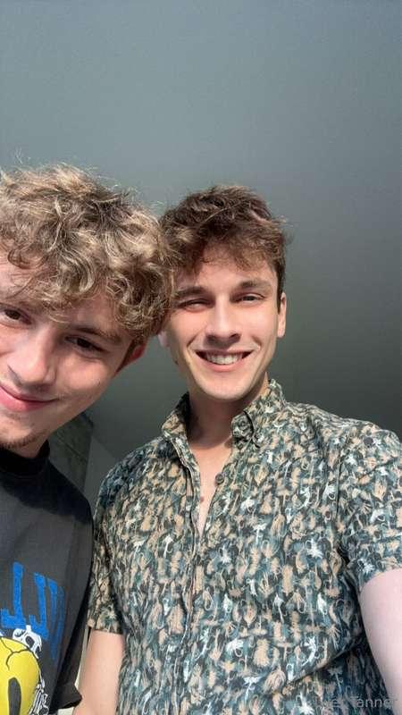 Going live here on OnlyFans with this absolute CUTIE! @bossm..