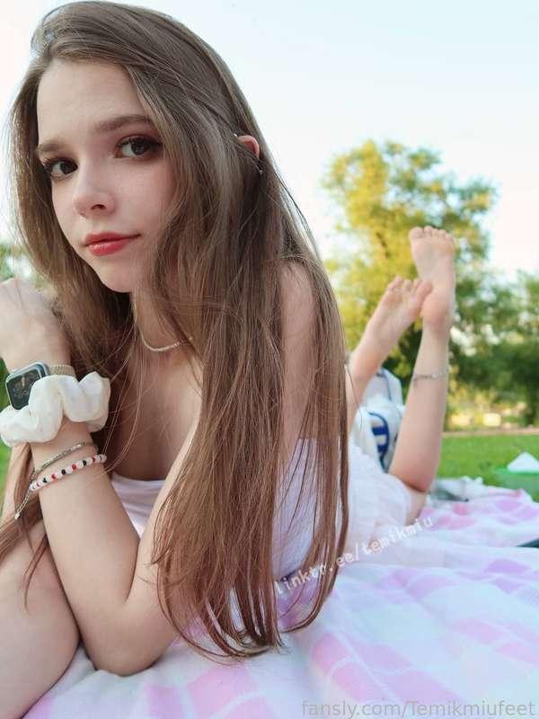 temikmiufeet image #2