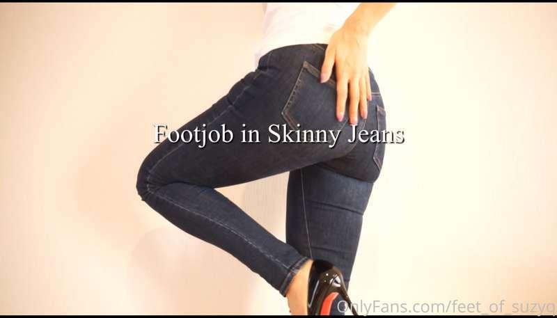 This week’s PPV is “Footjob in Skinny Jeans”

Do you like sk..