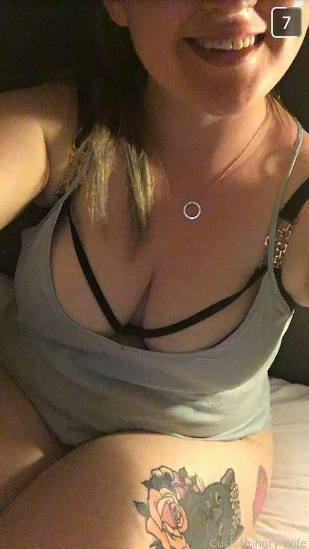 cuckhungrywife image #0