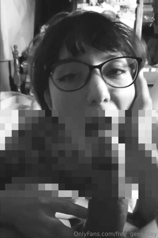 Look how that little whore @free_katss_kawaii sucks my cock ..