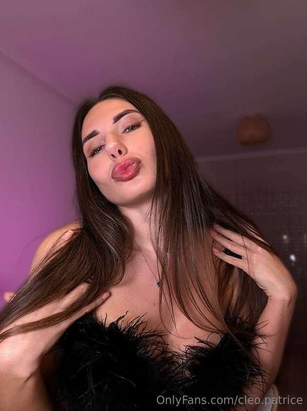 Tell me what’s on your mind… or should I guess? 😏
