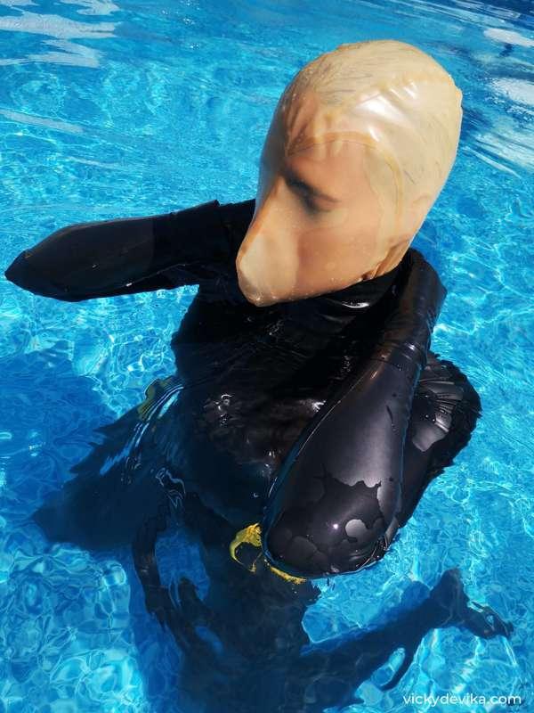 Get ready for a kinky weekend! Taking a rebreather hood unde..