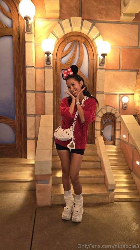 Not naughty pics but happy pics ☺️😆 my Disneyland park exper..