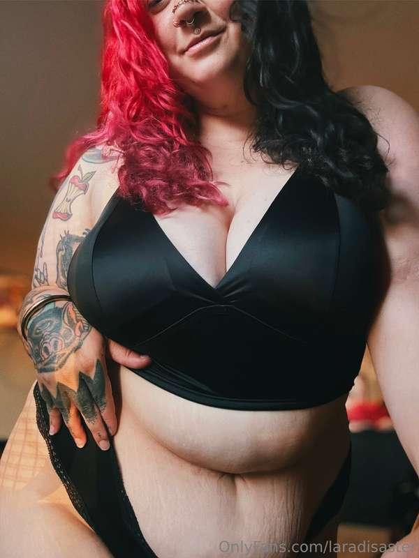 Thick and thriving 🤭 new photoset up next 