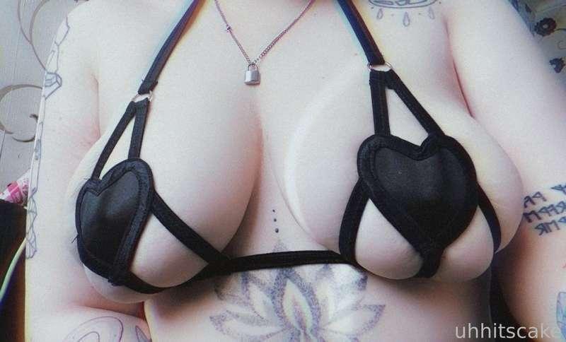 uhhitscake image #5