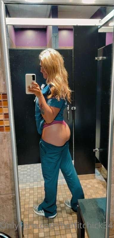 Happy Saturday!! 🍑🍑💋
