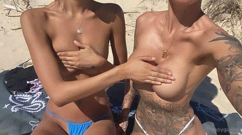 Me and my friend's got each other's hand 😉🙊