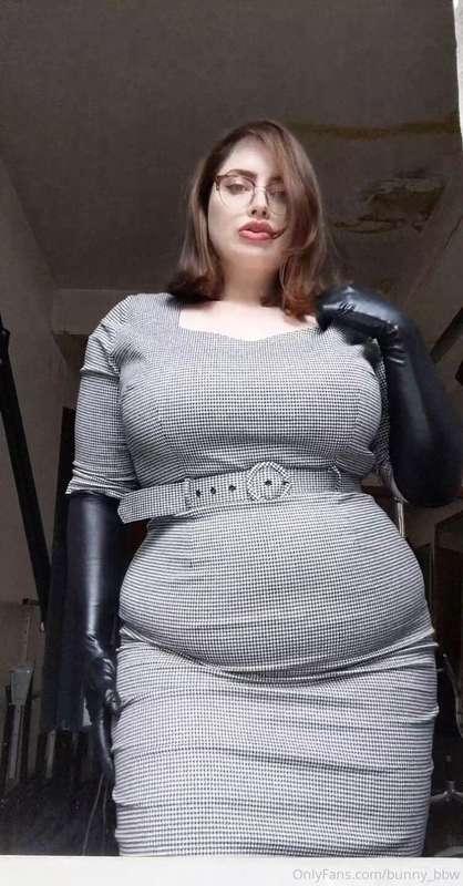 Head bitch in charge looks 😈