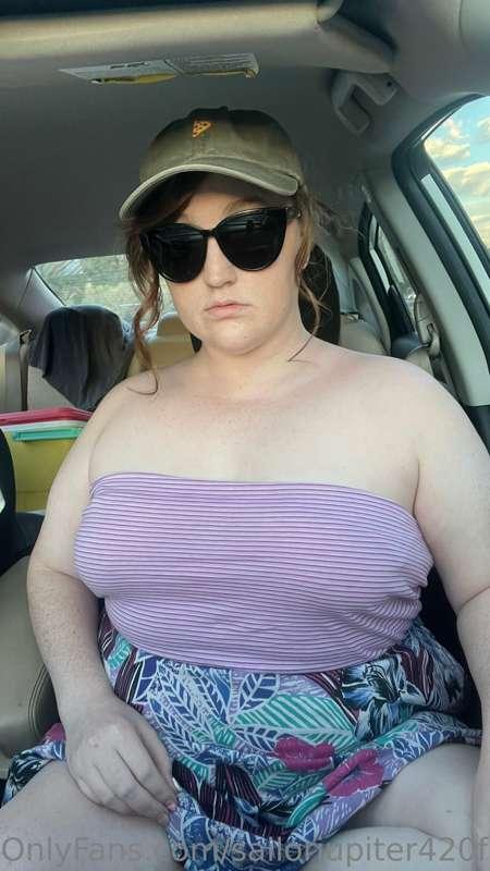 I just shot SUCH a fucking hot set in my car while we were o..