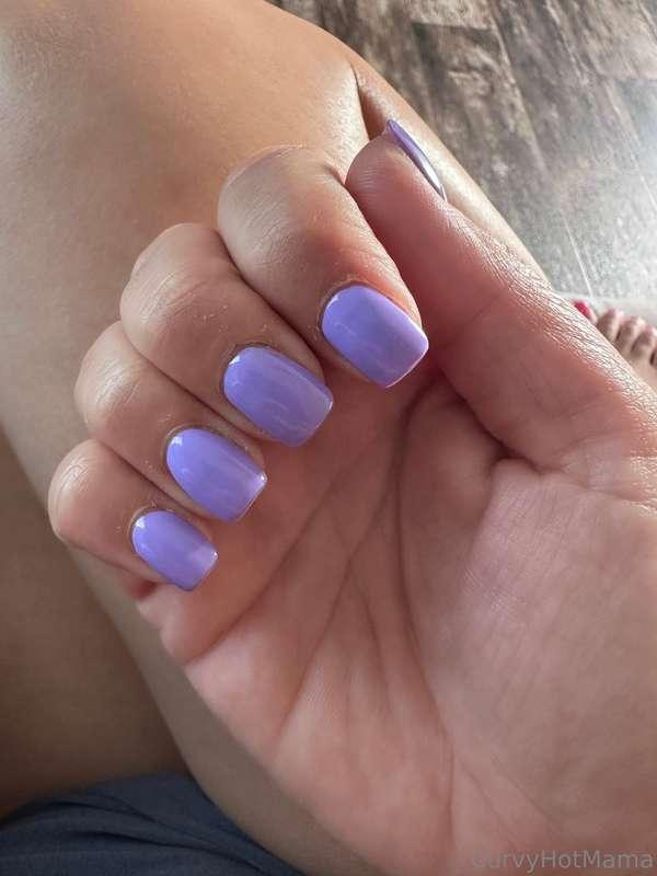 Would these pastel purple nails look good wrapped around you..