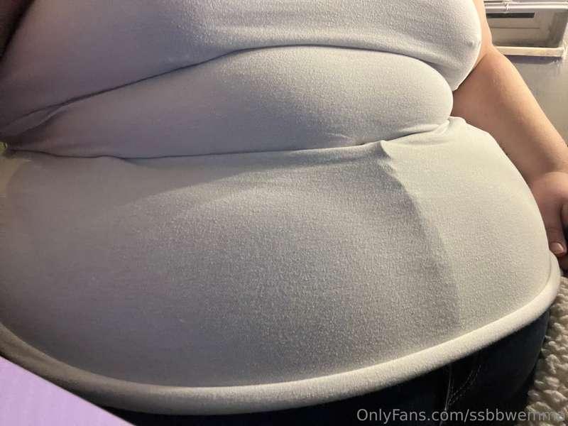 My big fat belly after my car stuffing earlier. I was so ful..