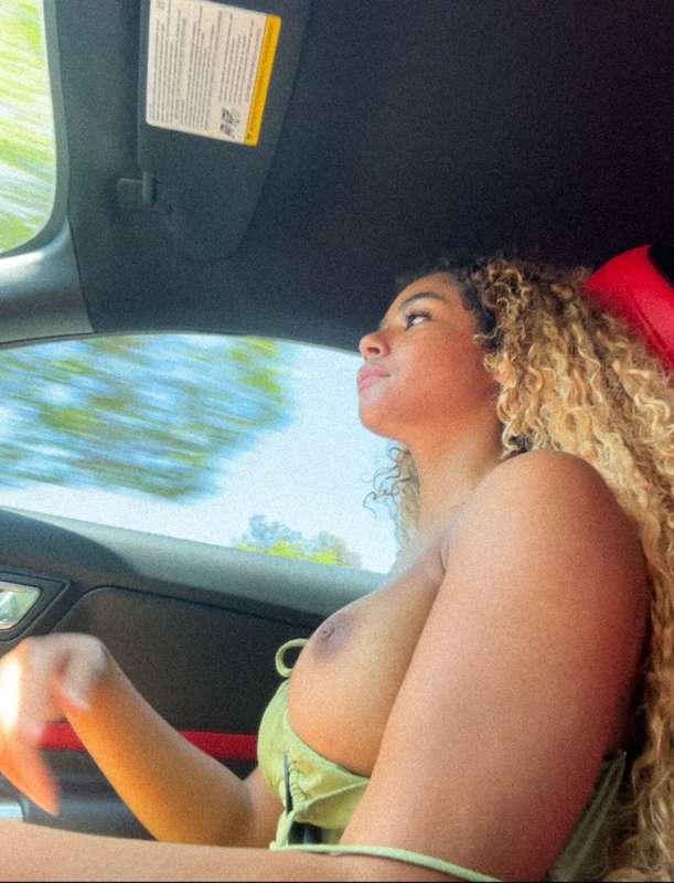 🚗