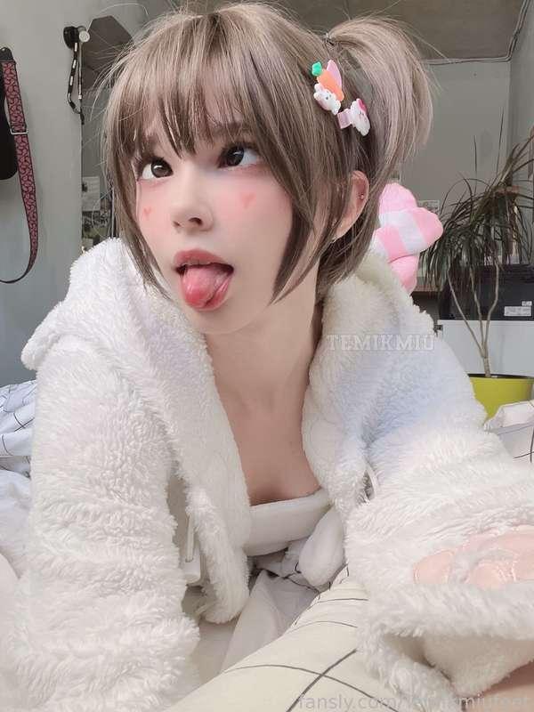 temikmiufeet image #1