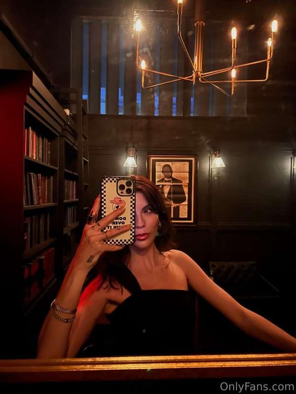 never can deny a good mirror selfie :) 
