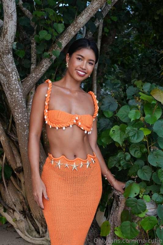 do you like my beach outfit?🧡