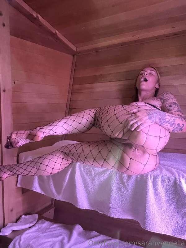 sarahvandella image #5