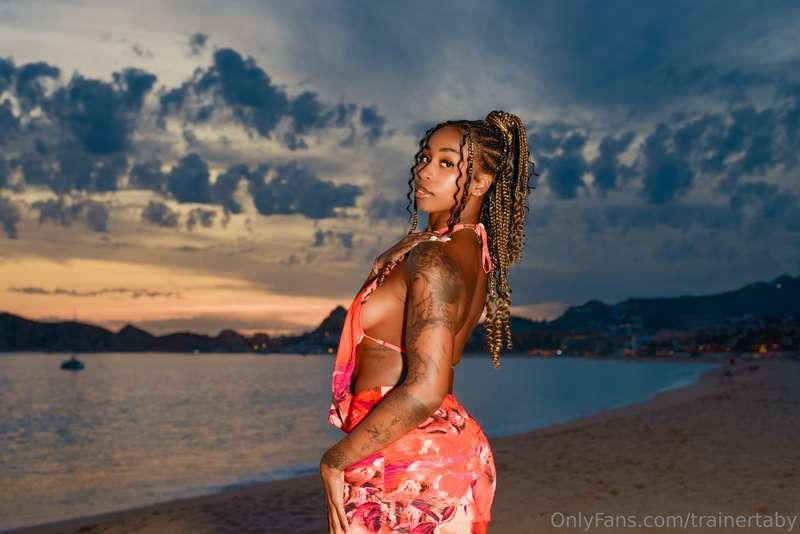 Ocean breeze and flirty tease! 😘