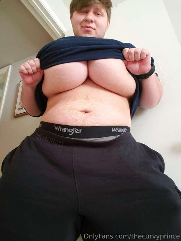 thecurvyprince image #2