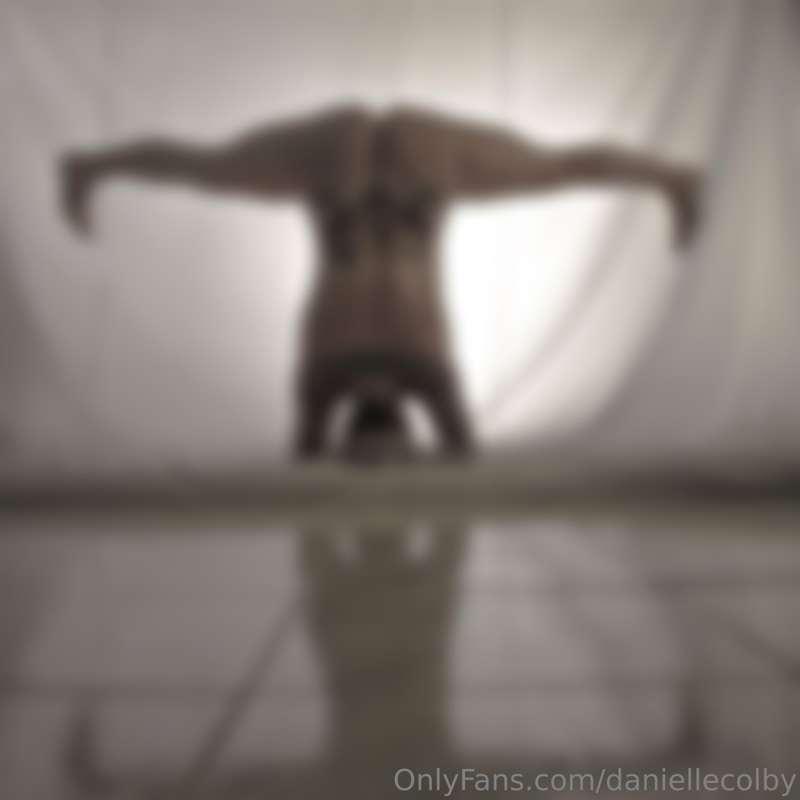 whcih yoga position is your favorite in the nude? 