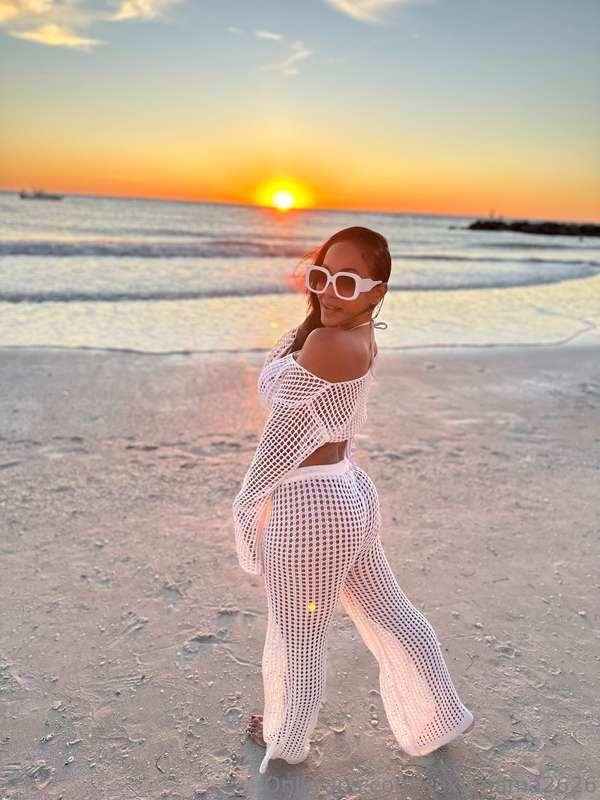 I look good. You look like someone who should message me.