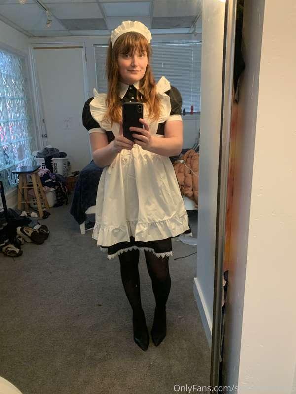 Chelly got me a traditional French maid uniform this Christm..