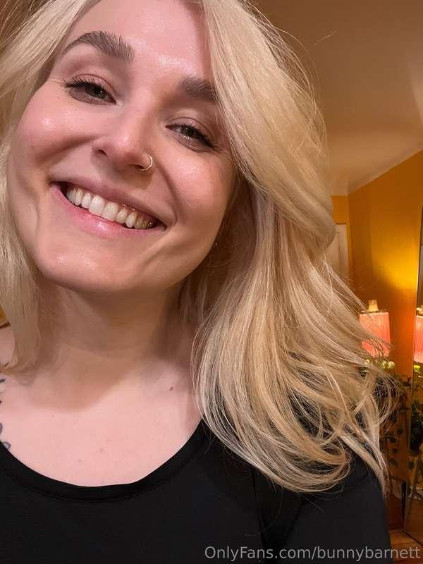 ta da! a little sfw photo of my new hair 💁🏼‍♀️ those of you ..